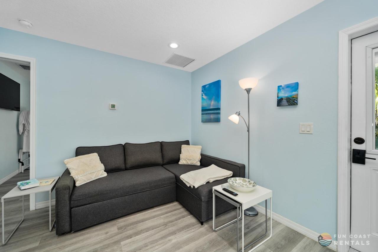 Dog Friendly Loft Steps From Beach With Gas Barbecue Grill And Upstairs Deck! New Smyrna Beach Zewnętrze zdjęcie